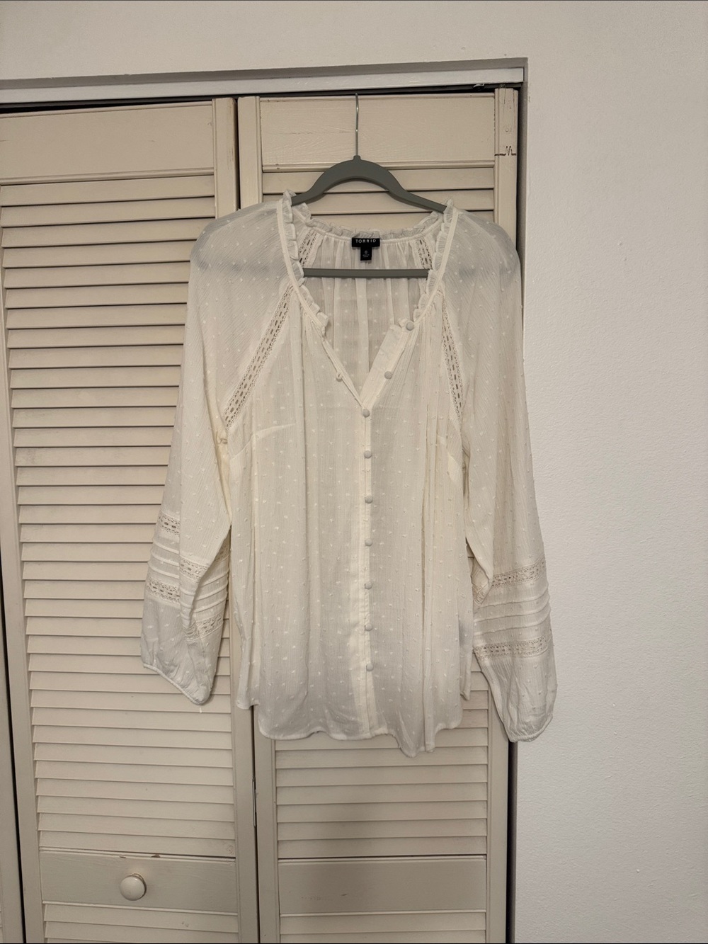 torrid Ivory Swiss Dot Lace-Trim Peasant Blouse